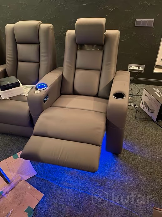 Кресло с подсветкой для кинотеатра за 2 990 рублей. Фото: kufar.by.