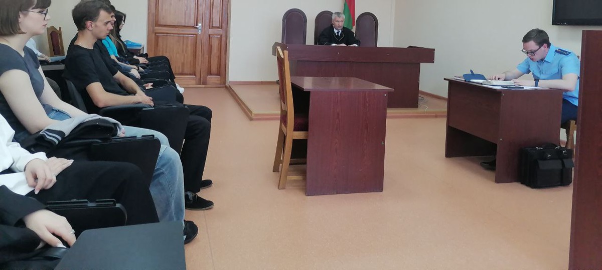 «Показательный» суд в БрГУ им. Пушкина 23 апреля 2025 года. Фото: суд Ленинского района Бреста