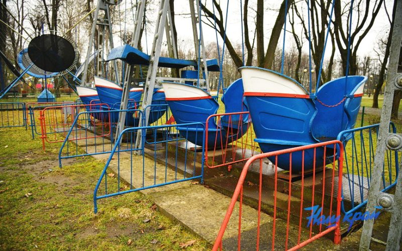Аттракционы в молодом парке Барановичей