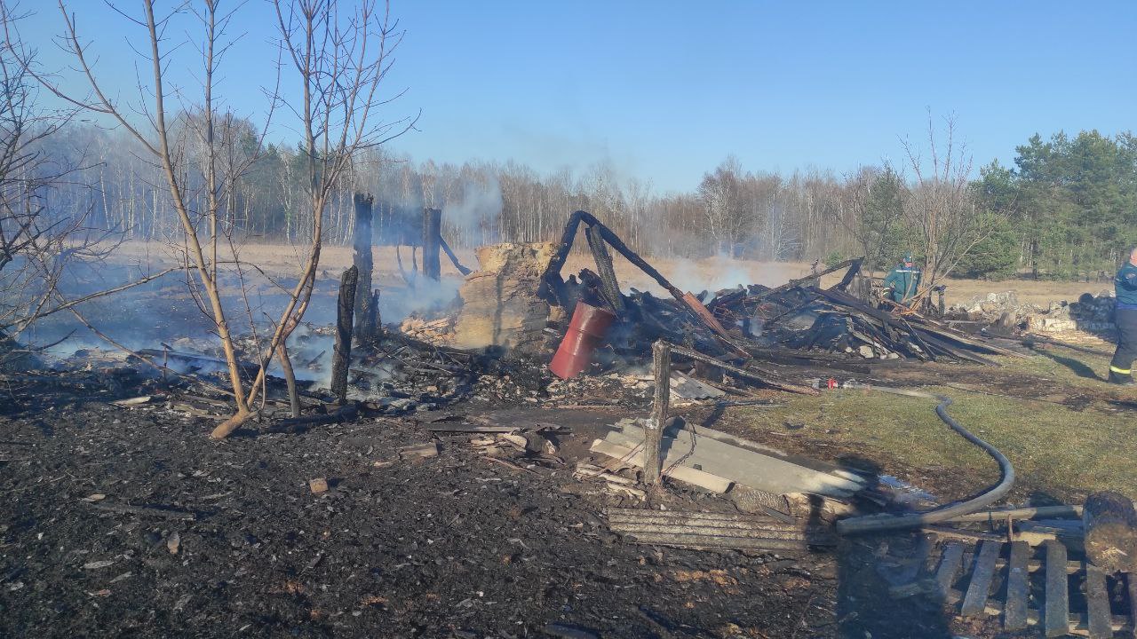 Последствия пожара в Малоритском районе в деревне Антоново. 