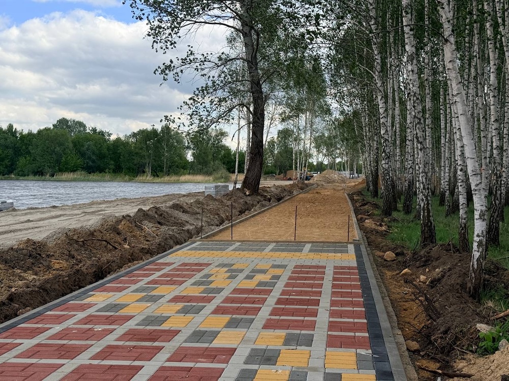 Тротуарная плитка на благоустройстве пляжа в Бресте