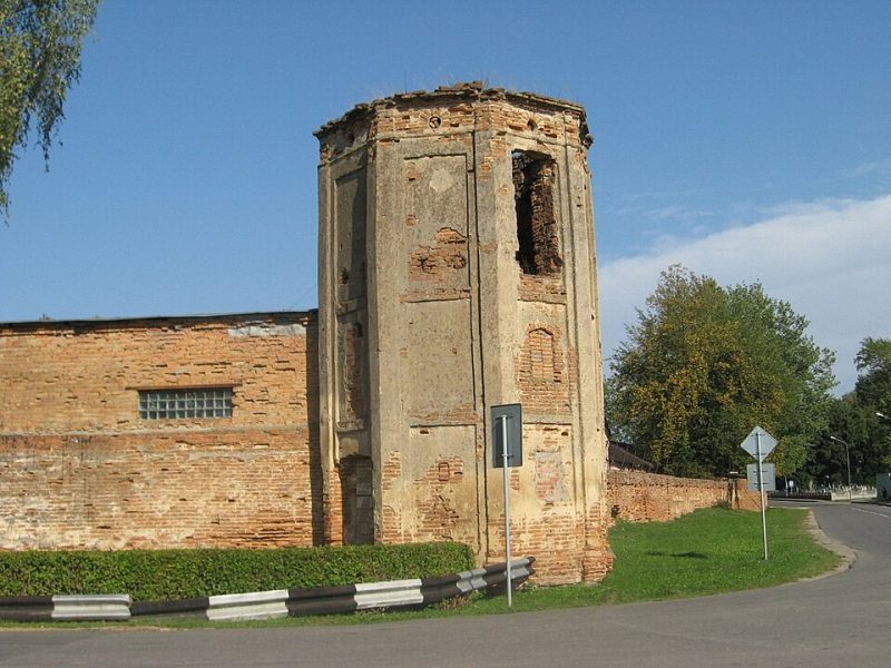 Юго-западная башня монастыря картезианцев в Березе. Фото: Wikimedia Commons
